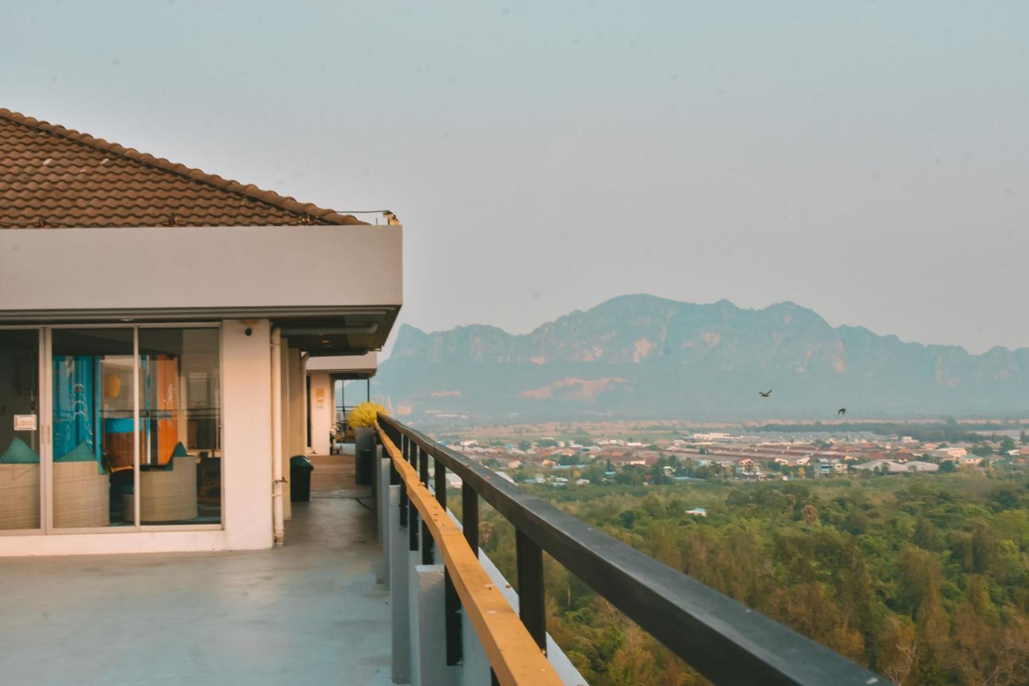 Thalay Cha-Am By Tha Hostel Εξωτερικό φωτογραφία
